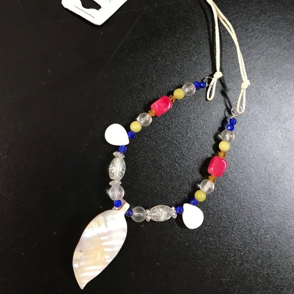 19" Mother of Pearl Leaf Necklace - Picture 1 of 4